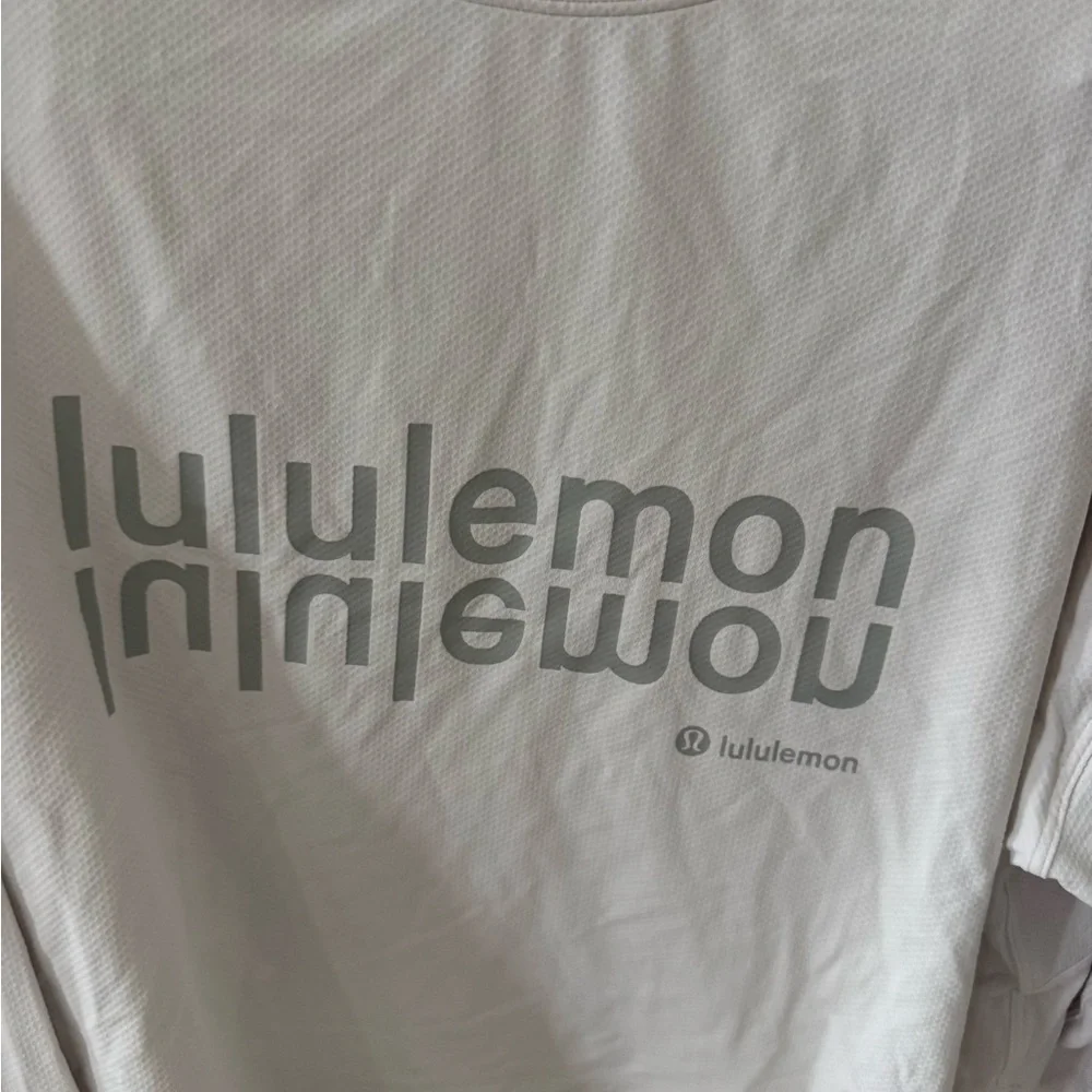 lululemon athletica Light Gray Long Sleeve Tee - Picture 2 of 3